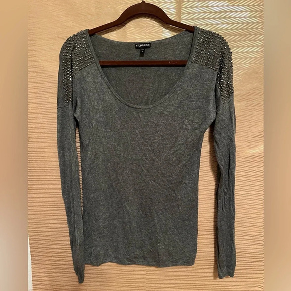 EXPRESS~ GRAY BLOUSE~W~ BEADING DETAIL~ NWOT~LG - Picture 1 of 9